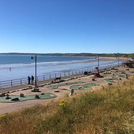 Banks View, Spacious Modern In Filey. *